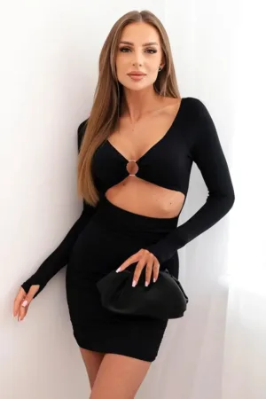 Rochie cu decupaj in talie si inel decorativ -