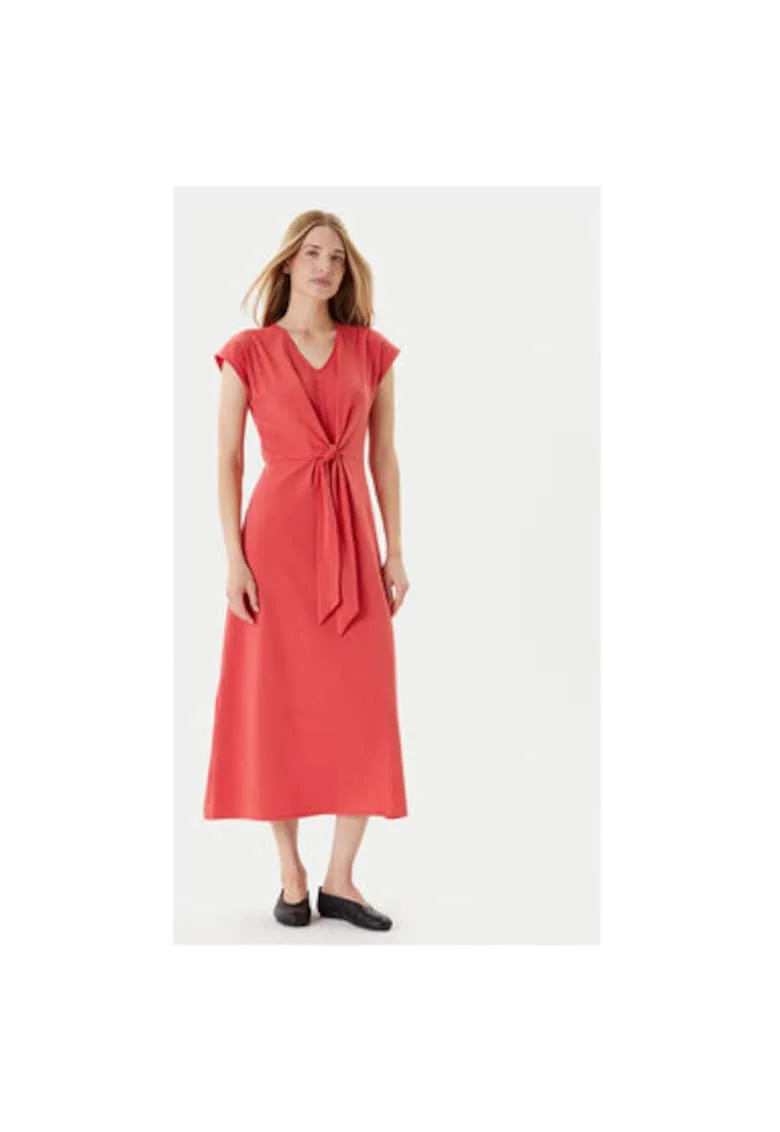 Rochie cu detaliu cu nod