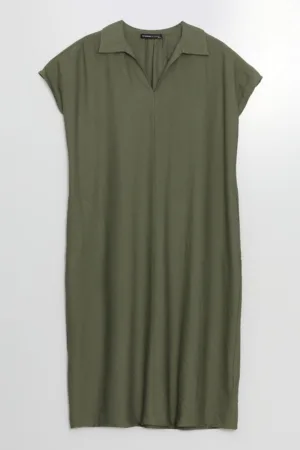 Rochie cu guler ascutit