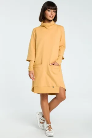 Rochie cu guler inalt si welt -