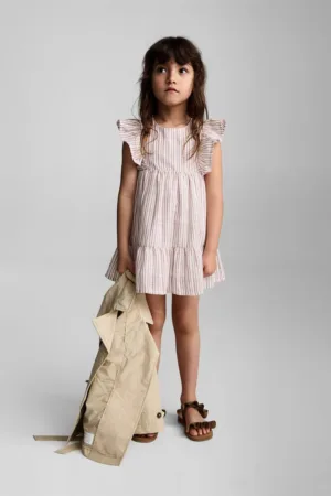 Rochie cu maneci cu volane si model in dungi