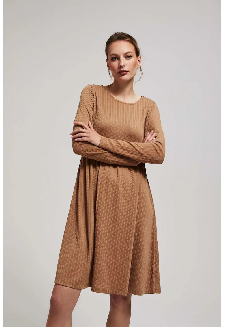 Rochie cu maneci lungi si fusta evazata in bej inchis