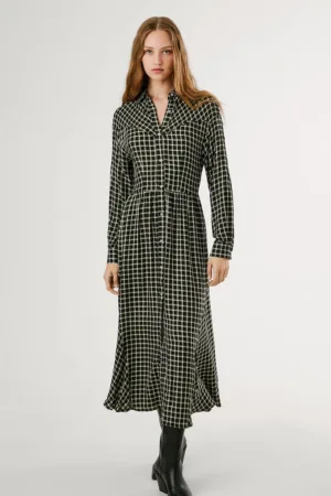 Rochie cu maneci lungi si model in carouri