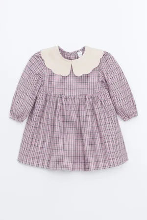 Rochie cu model in carouri si guler drapat