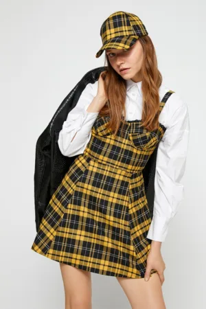 Rochie cu model in carouri si insertii de dantela