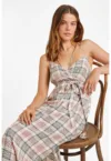 Rochie cu model in carouri si slituri laterale