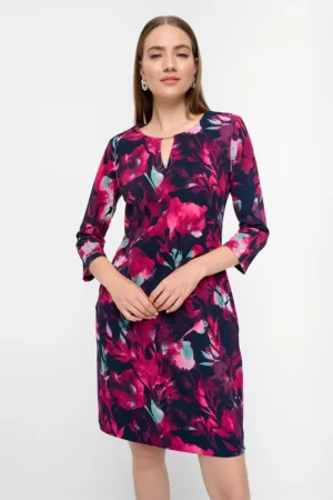 Rochie cu model si decolteu rotund
