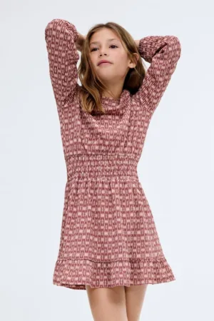 Rochie cu model si maneci cu decupaje