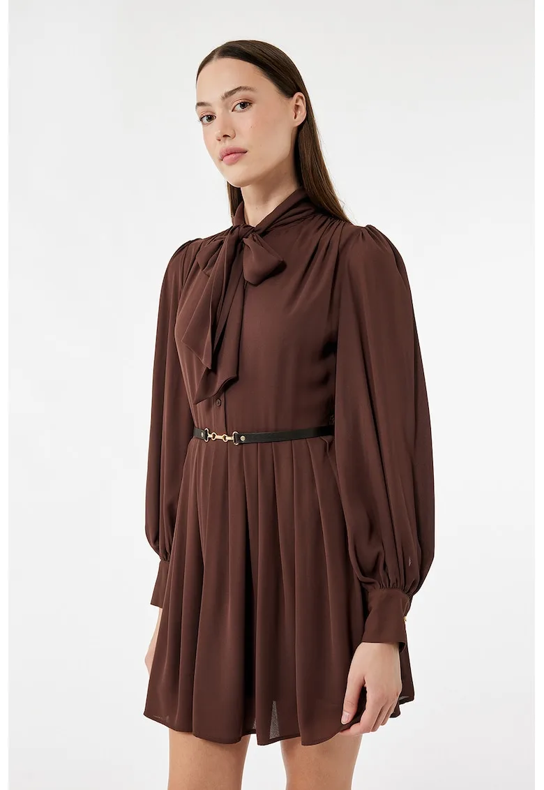 Rochie cu nasturi si maneci lungi