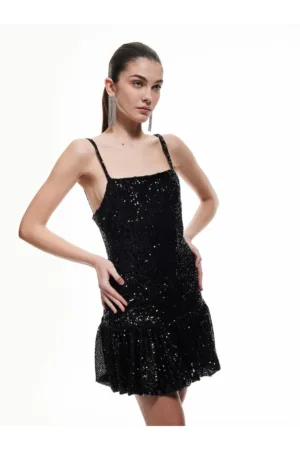 Rochie cu paiete si decolteu patrat