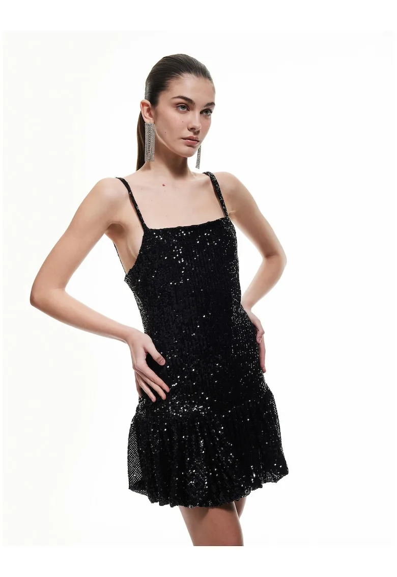 Rochie cu paiete si decolteu patrat