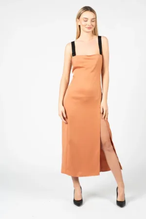 Rochie cu slit adanc lateral - 42