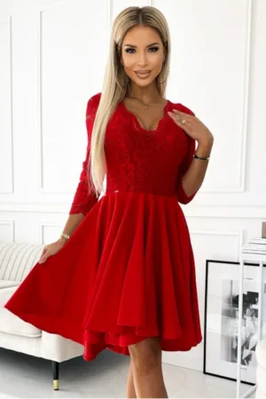 Rochie cu spatele mai lung si decolteu din dantela -