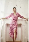 Rochie cu volane si model floral roz