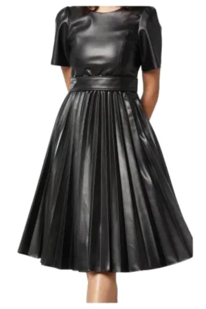 Rochie dama  neagra - imitatie de piele - cu curea si nasturi - plisata -