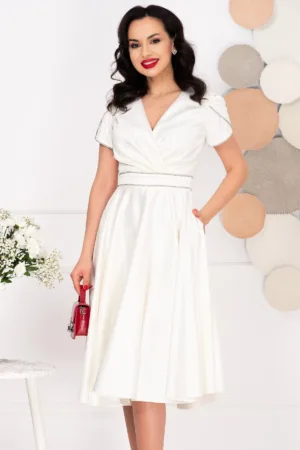 Rochie de cununie alba in clos Filipina cu maneci scurte tip lalea