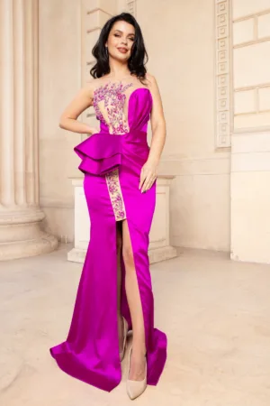 Rochie de lux Isis fuchsia cu peplum si model pretios din margele si strassuri