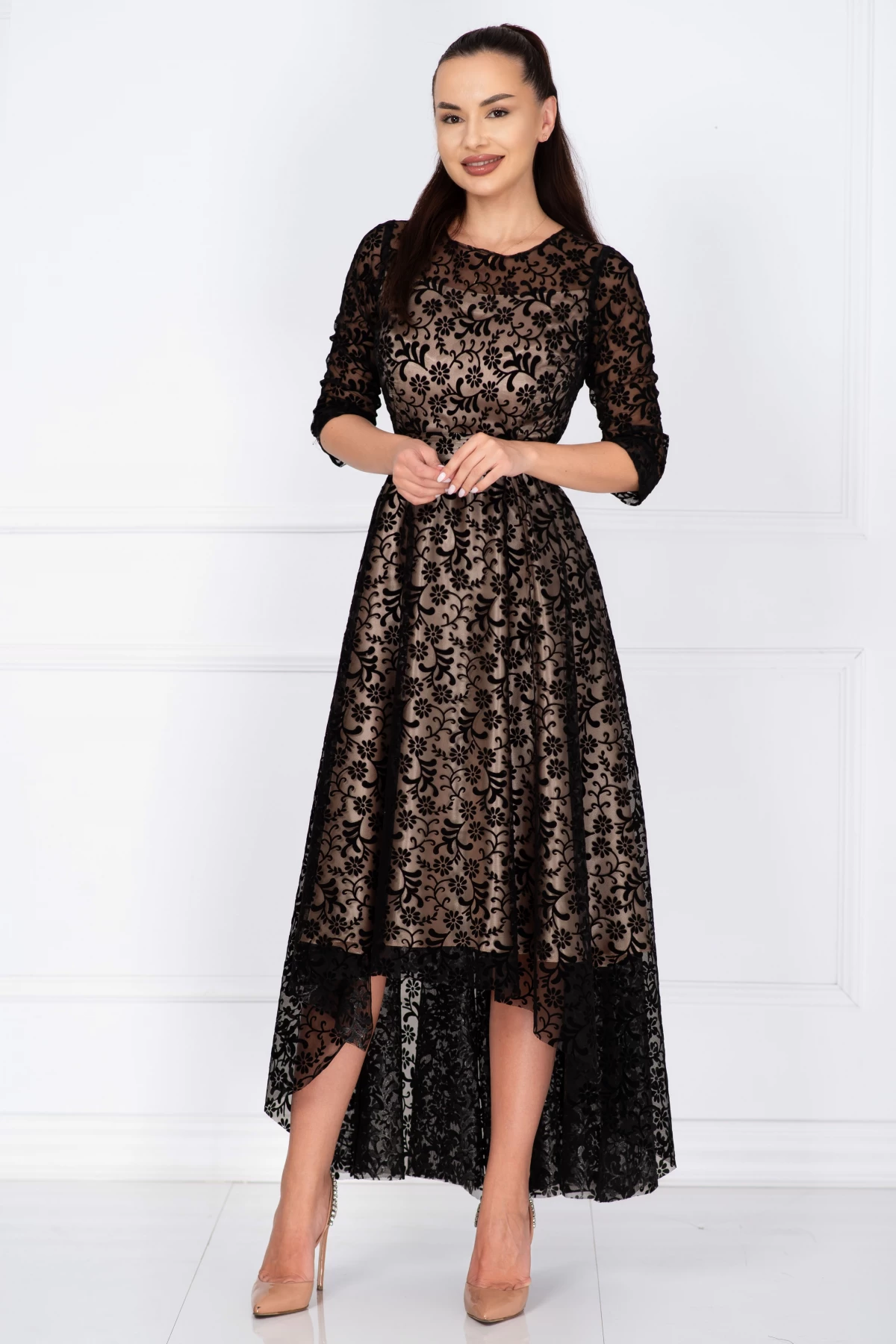 Rochie de ocazie asimetrica Francesca cu model floral din catifea si dublura bej