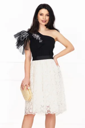 Rochie de ocazie bicolora in clos cu fulgi si pietre decorative