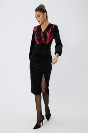 Rochie de ocazie din catifea cu decolteu petrecut si crepeu in fata Moze Brittany Neagra