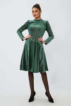 Rochie de ocazie din catifea in clos cu fir auriu Moze Ilenia Verde