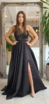 Rochie de ocazie din tafta neagră cu broderie in parte superioara