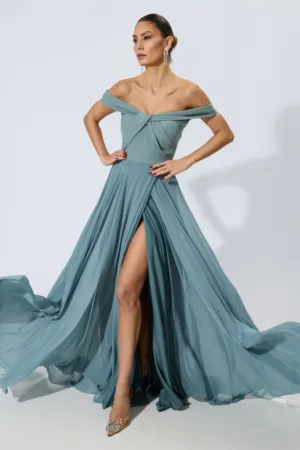 Rochie de ocazie din voal cu croi in clos Insolence Vernil