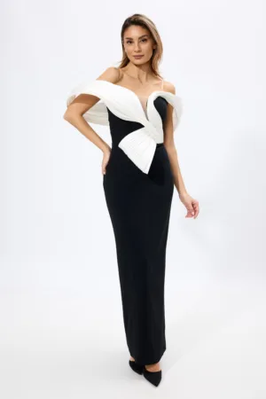 Rochie de ocazie premium accesorizata cu detalii 3D albe Stravaganza Neagra