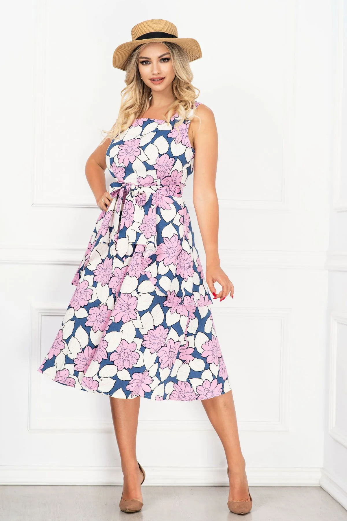 Rochie de vara in clos cu volanas si imprimeu floral colorat