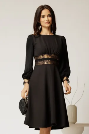 Rochie din stofa fina neagra cu insertii din dantela aurie si bust incretit