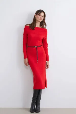 Rochie din tricot cu decolteu pe umeri