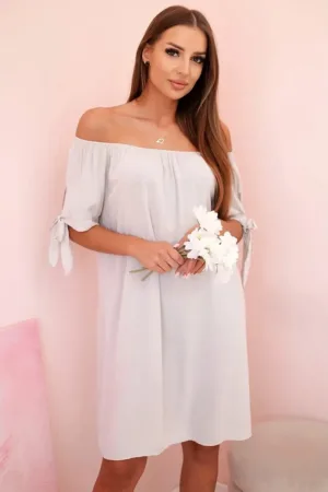 Rochie din viscoza cu decolteu pe umeri si funde -