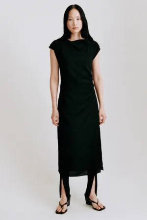 Rochie dreapta cu asepct drapat