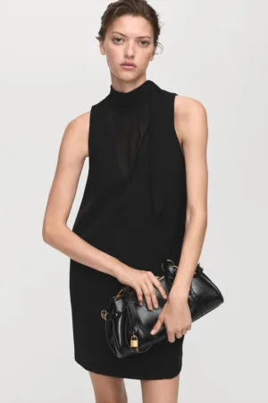 Rochie dreapta cu decupaj