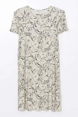 Rochie dreapta cu model