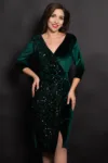 Rochie eleganta Amira verde din catifea cu paiete pe o parte