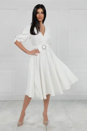 Rochie eleganta alba cu croiala in clos si detaliu la talie