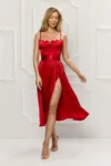 Rochie eleganta cu croiala in clos si slit pe picior