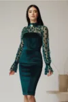Rochie eleganta din catifea verde cu buline pe maneci