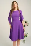 Rochie eleganta din stofa mov cu maneci evazate petrecute