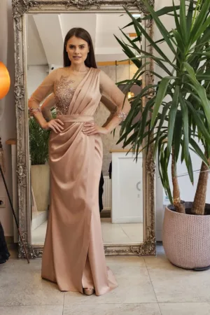 Rochie eleganta din tafta cu slit pe picior si broderie pretioasa