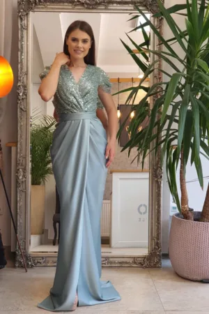 Rochie eleganta din tesatura pretioasa