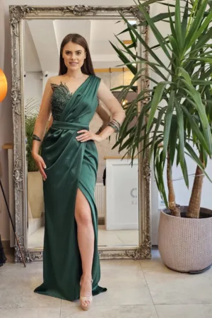 Rochie eleganta din tesatura pretioasa si broderie cu perle