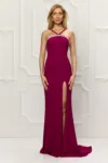 Rochie eleganta lunga cu slit pe picior si pietre la bust