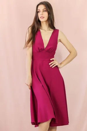 Rochie eleganta midi cu croiala in clos si decolteu in V prevazut cu tull transparent