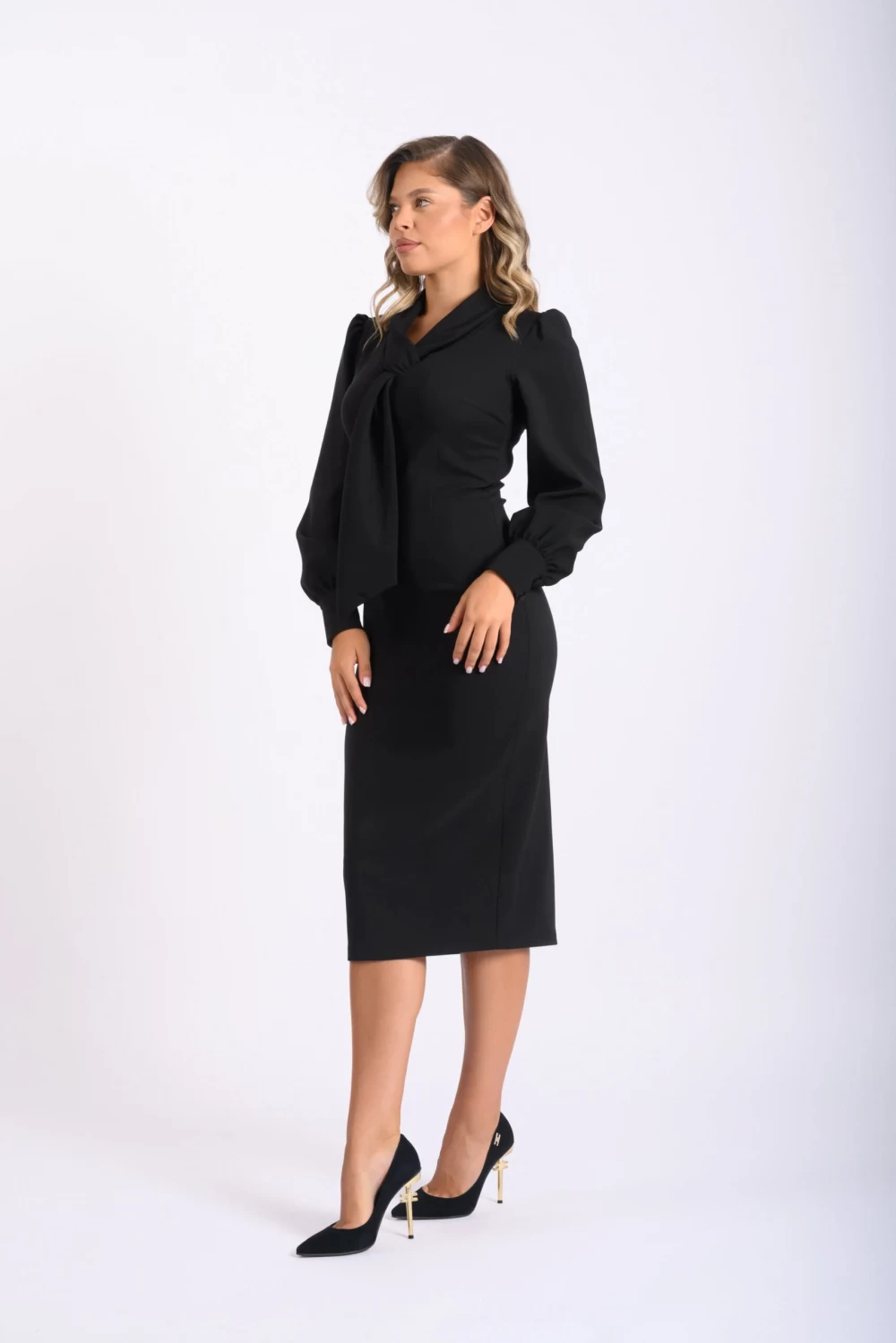 Rochie eleganta neagra cu lungime midi si maneca lunga