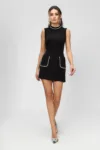 Rochie eleganta neagra din jerse accesorizata cu cristale la baza gatului si buzunare