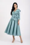 Rochie eleganta vaporoasa cu croiala in clos si talie marcata