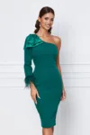 Rochie eleganta verde cu o maneca si funda maxi pe umar
