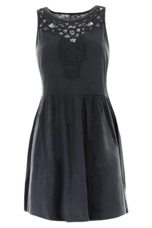 Rochie evazata cu broderie -